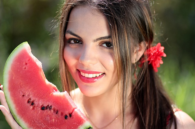 KARPUZUN HİÇ BİLMEDİĞİNİZ FAYDALARI